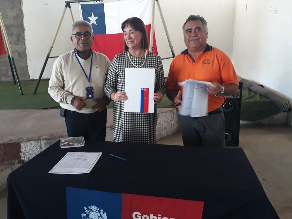 Seremi de Bienes Nacionales de Tarapacá entregó inmueble a adultos mayores de Río Seco