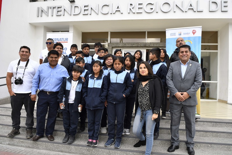 Estudiantes de Camiña participan en programa de turismo social