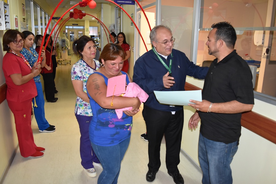 Prematura de 488 gramos sobrevive en el hospital de Iquique y se “gradúa” de Neonatología