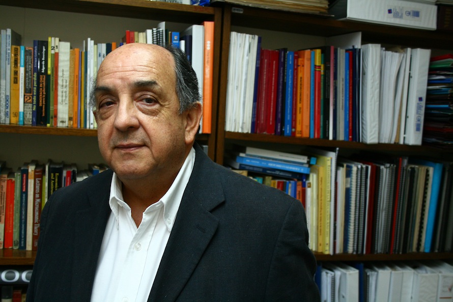 Vecinos felices con capacitación en técnicas de soldaduría