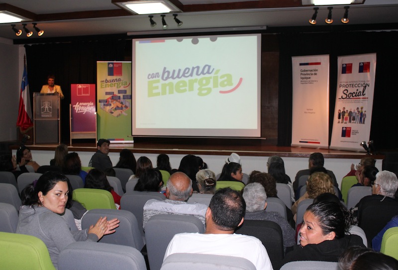 Vecinos de Iquique aprenden a ahorrar energía con la eficiencia energética
