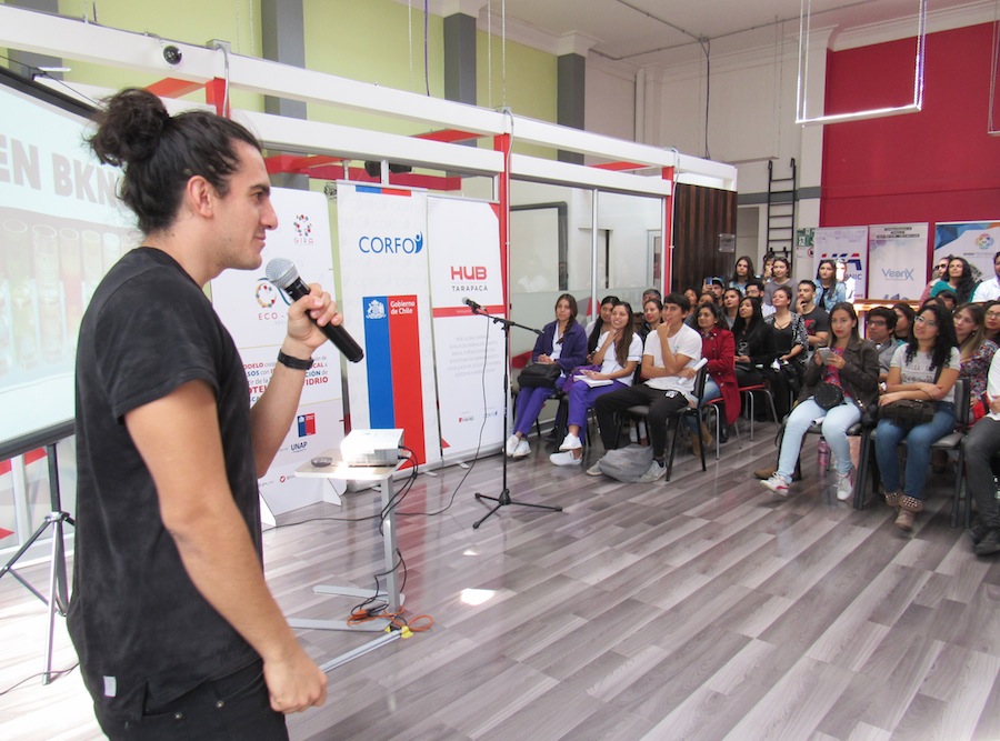 Lanzan proyecto “Eco-Vaso Social” que reutiliza botellas de vidrio