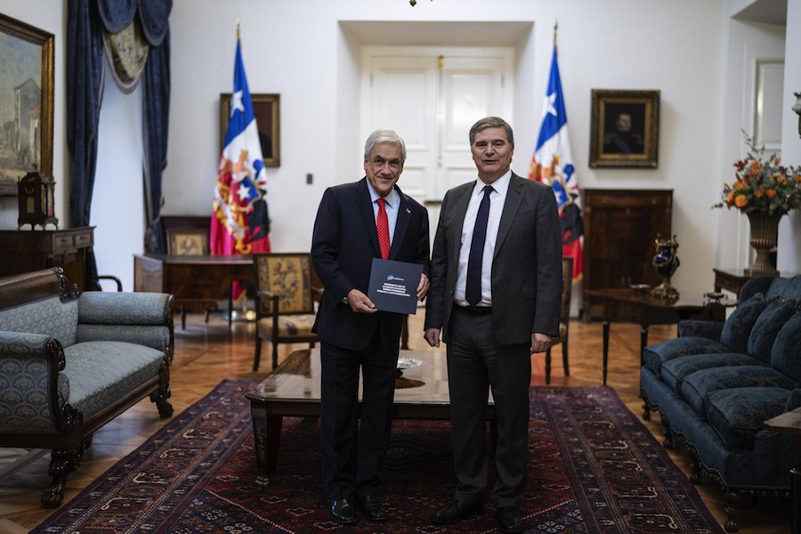 Titular del CPLT entrega propuesta de Acuerdo Nacional Anticorrupción al Presidente de la República