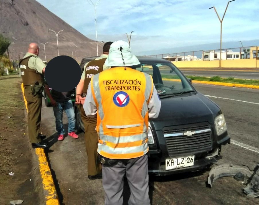 Dos conductores detenidos por falsificación de documento público