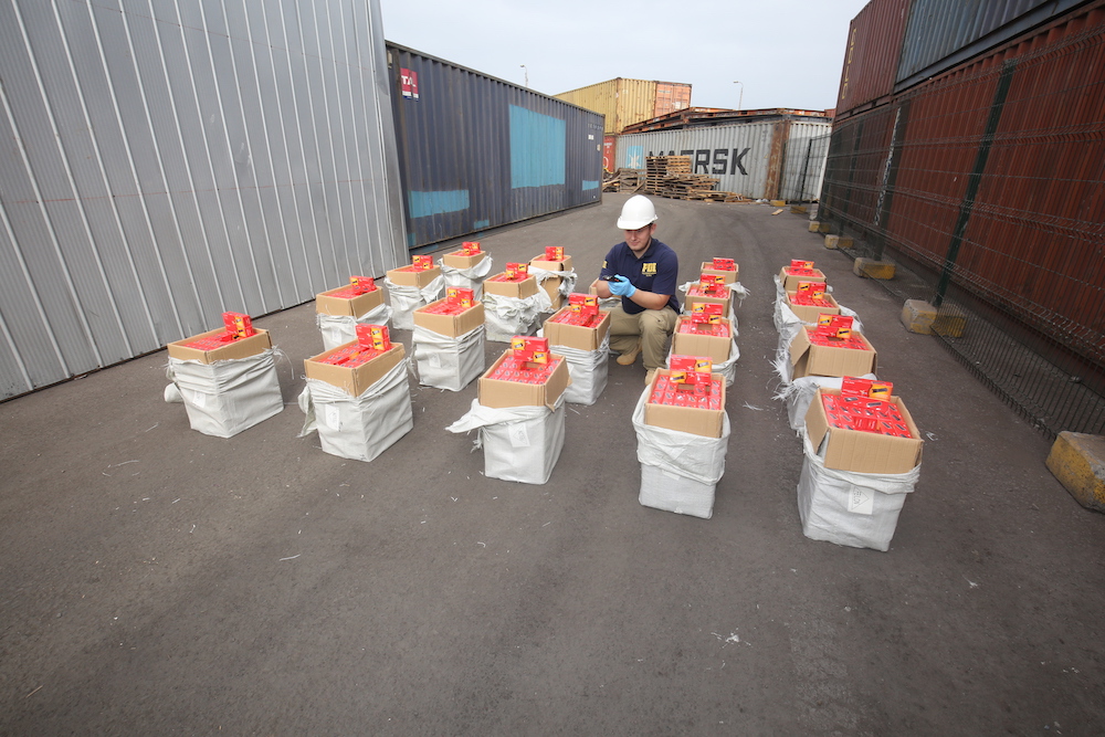 PDI incauta 2 mil aparatos de electroshock avaluados en 120 millones de pesos por el delito de contrabando