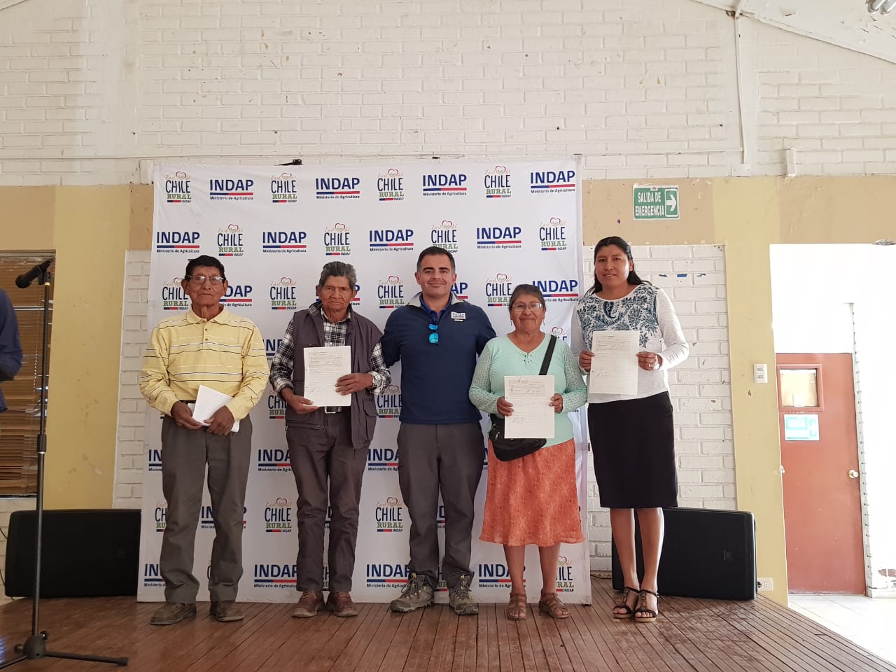 176 campesinos de Camiña y sus familias reciben incentivos para adquirir insumos agropecuarios