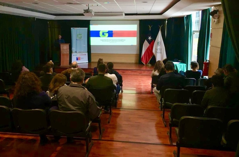 Profesionales de sector público de Tarapacá se capacitan como Gestores Energéticos