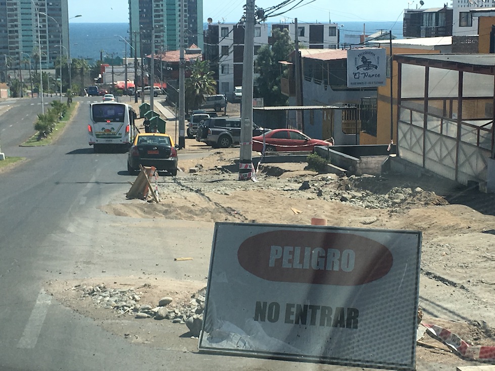 Pasó agosto el socavón de avenida «Santiago Polanco» con «Rubén Donoso»