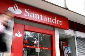 Banco Santander compensará a 36 mil consumidores afectados por cobros en líneas de sobregiro