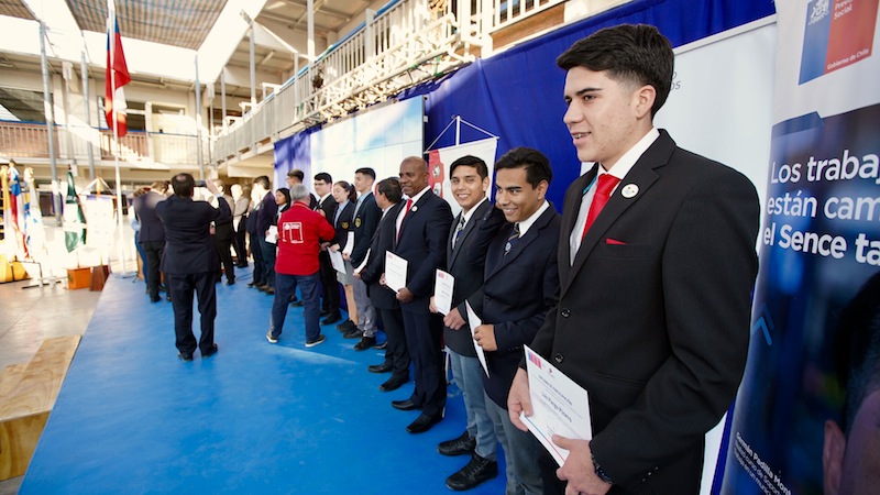 300 estudiantes de Alto Hospicio se especializan en seguridad minera