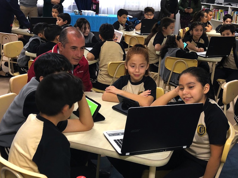 Docentes y alumnos aprenden pensamiento computacional con programa Lenguajes Digitales del Mineduc