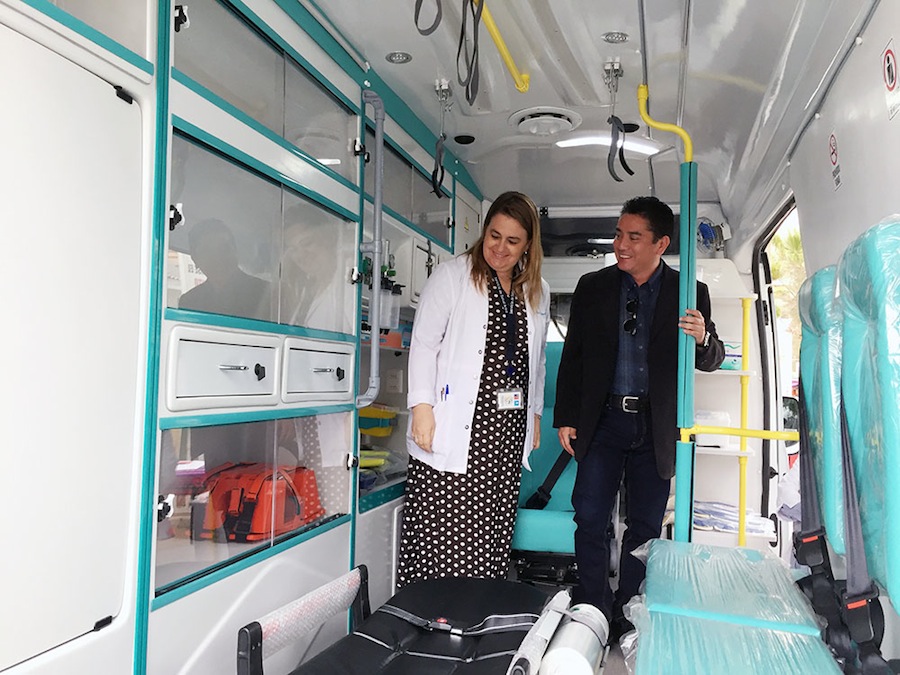 Gobierno Regional y Servicio de Salud Arica entregaron ambulancia a municipio de Camarones
