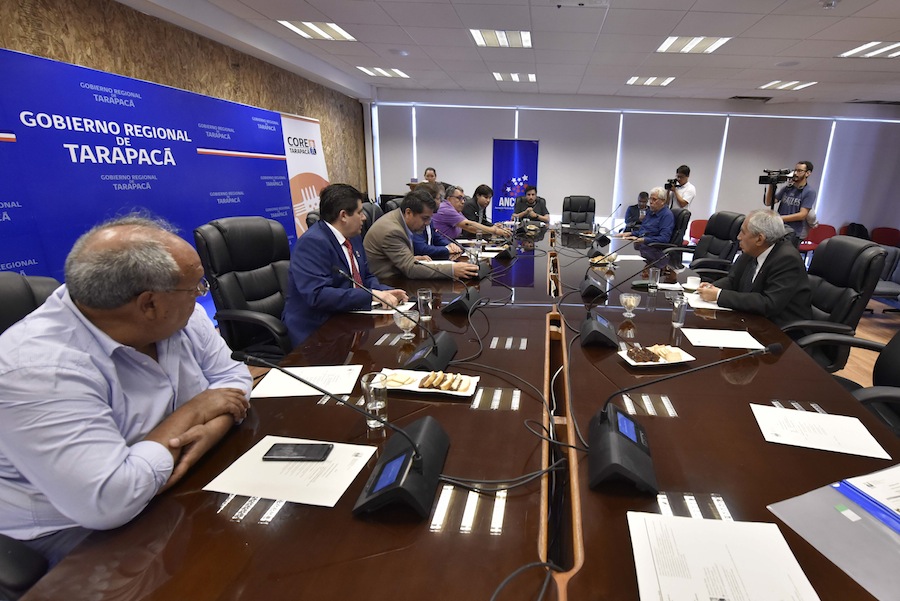 Cores invitaron a parlamentarios de Tarapacá; 4 justificaron inasistencia y senador Soria llegó, pero atrasado