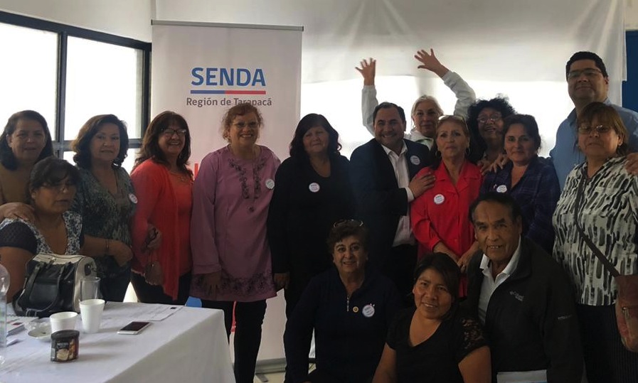 Dirigentes vecinales de Alto Hospicio en  talleres de prevención del consumo de alcohol y otras drogas