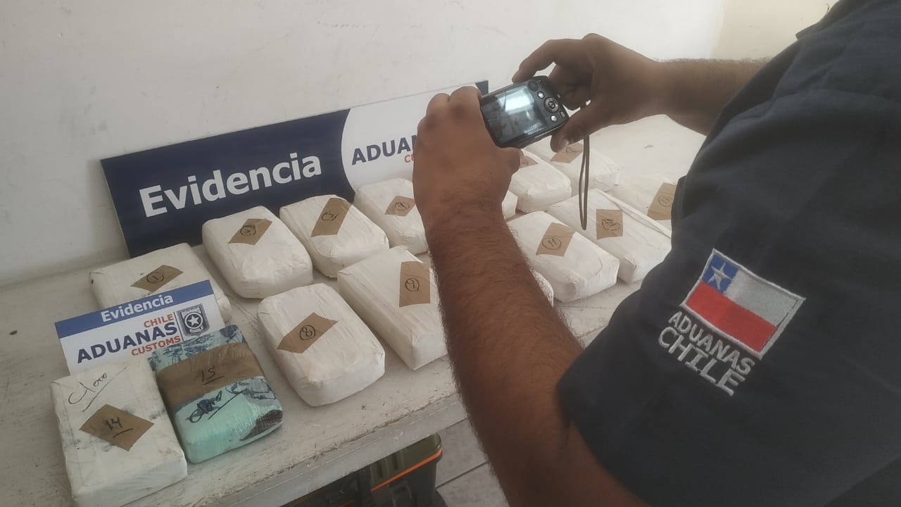 Aduanas intercepta $527 millones en marihuana y cocaína en El Loa y Quillagua