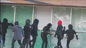 Senado aprueba en general ley «antiencapuchados» que eleva las penas para quienes oculten su rostro