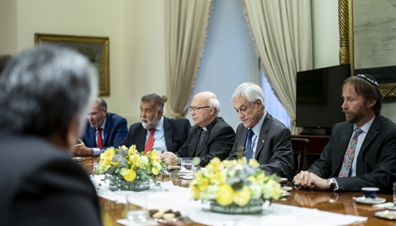 Presidente se reúne con obispos, pastores y rabinos; ministros y subsecretarios