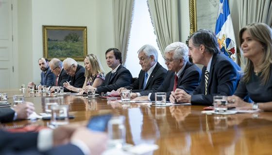 Presidente Piñera aborda acuerdo por la paz social y contra la violencia en encuentro con gremios de trabajadores y empresas