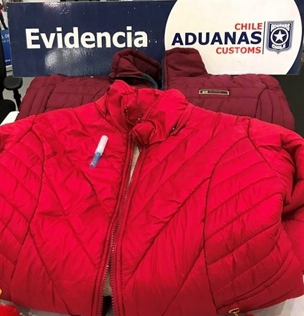 Aduanas intercepta en aeropuerto de Iquique encomienda con cocaína que tenía como destino Londres