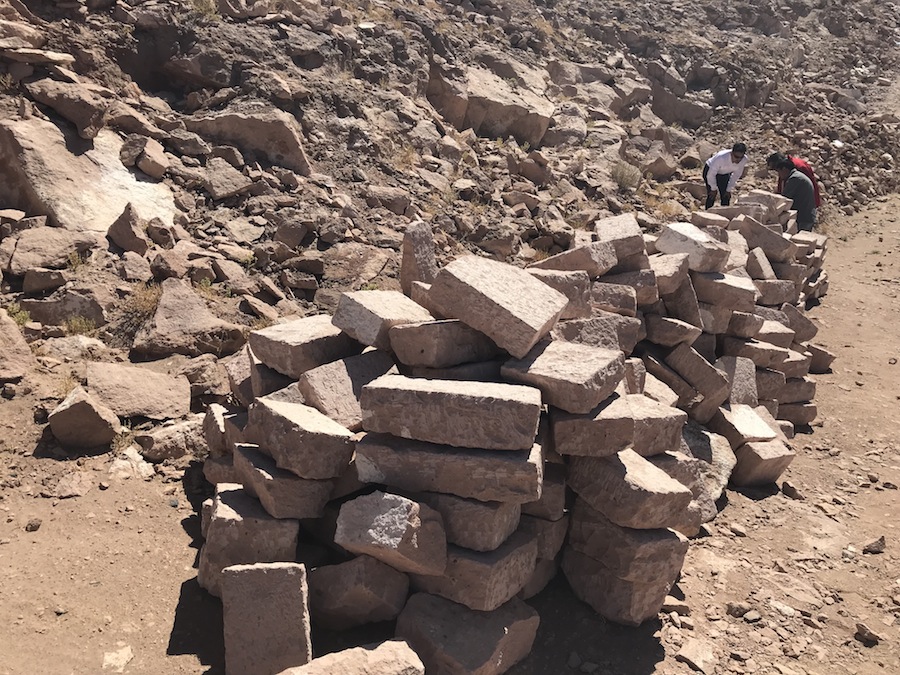Realizan jornada de prevención sobre silicosis a canteros de Macaya y Mamiña