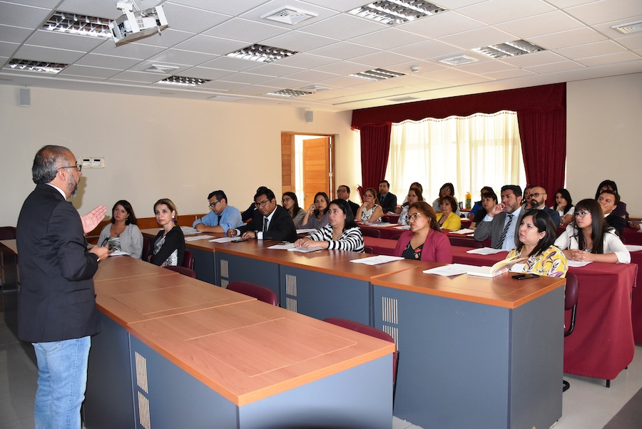 Juzgado de Familia de Iquique dicta charla sobre identidad de género