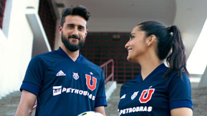 La «U» presentó la camiseta que lucirá en 2020