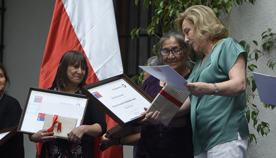 Primera Dama lidera emotiva ceremonia de “graduación” de adultos mayores que cumplieron su enseñanza básica