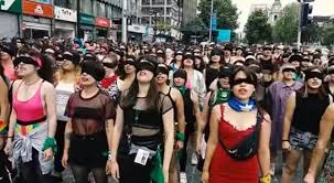 Expertas de la Usach analizan el fenómeno de “Un violador en tu camino” de Lastesis