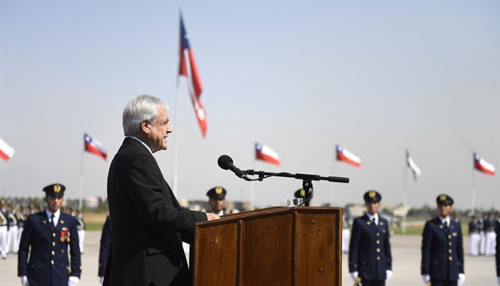 Presidente Piñera valora vocación de oficiales de la Fuerza Aérea y homenajea a la tripulación del avión Hércules C130: “Sentimos su ausencia”