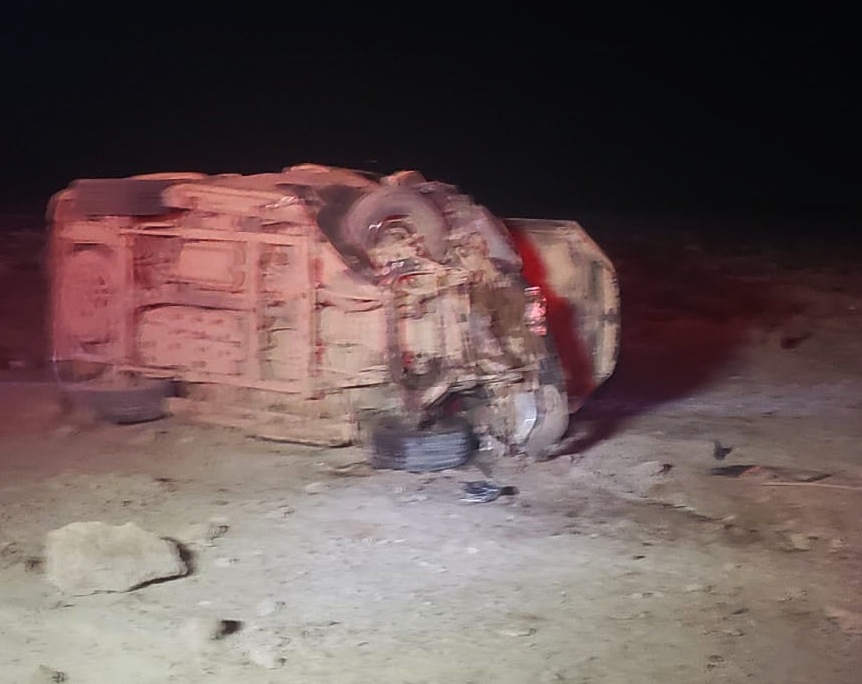 Un muerto y un herido en volcamiento cerca del cruce Pozo Almonte-La Tirana