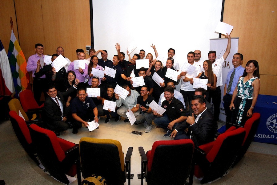 Vino del Desierto certifica a 48 garzones en el curso de Cata y Maridaje