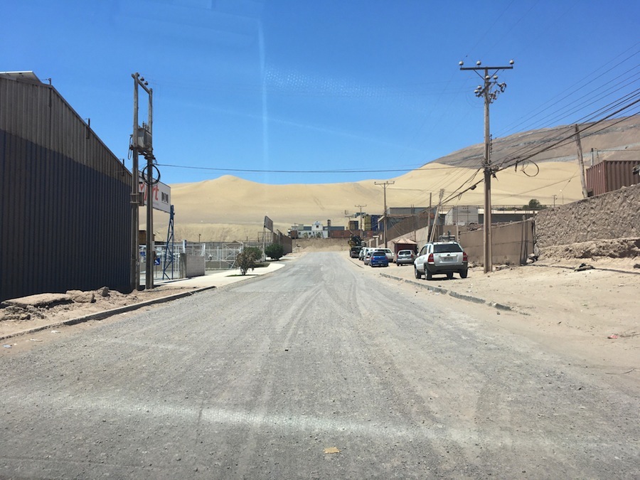 Calle donde está ubicada la Planta de Revisión Técnica de Bajo Molle en pésimas condiciones