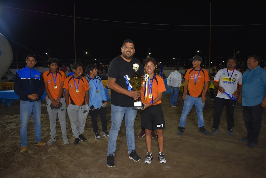 Torneo Duna coronó a los campeones infantiles de fútbol en Pozo Almonte