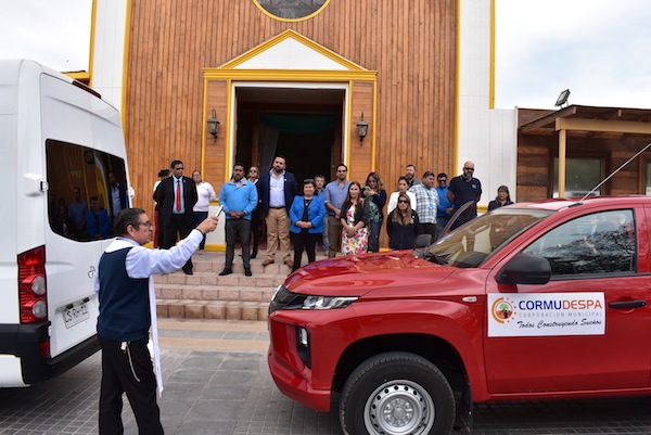 Municipalidad de Pozo Almonte recibió cuatro vehículos nuevos para Salud y Educación