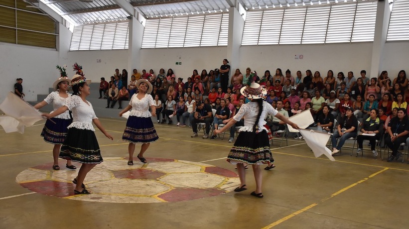 Danzamérica llevó ritmo y alegría a  los recintos penales