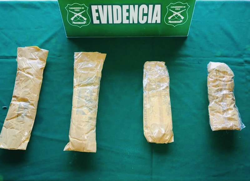 OS-7 detuvo a boliviano que ocultaba cocaína adosada a sus muslos y en sus zapatos