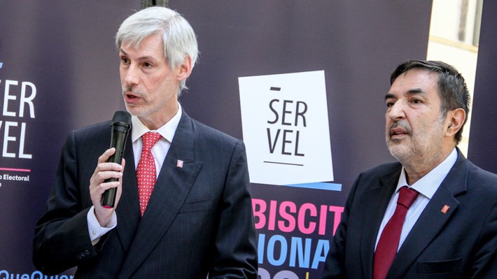 Servel dice que votos con leyendas o señas gráficas serán válidos si tienen una preferencia clara marcada