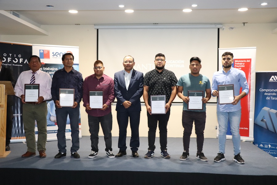 Sence Tarapacá y Collahuasi entregan certificaciones a 56 habitantes de la Región