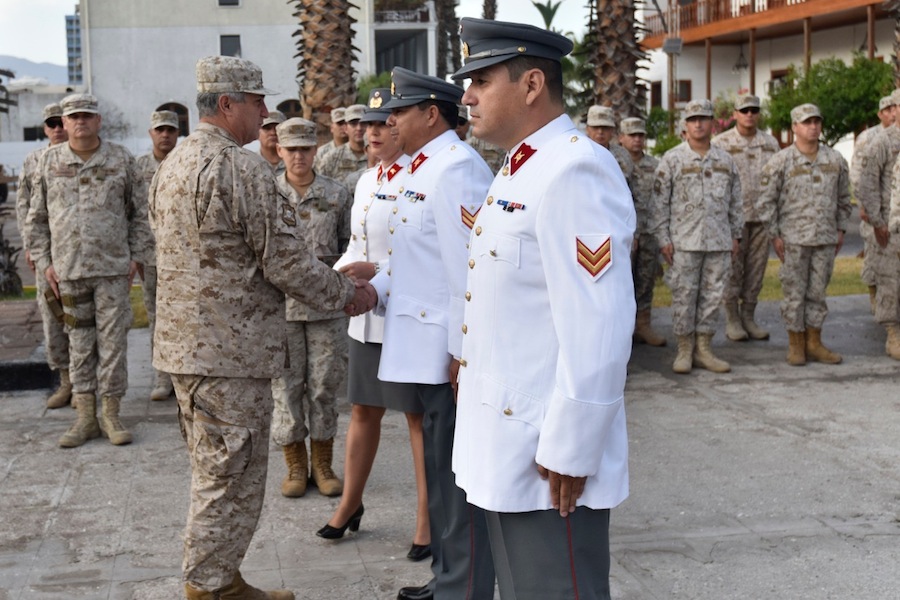 Emotiva ceremonia de ascenso de dos sargentos del Ejército