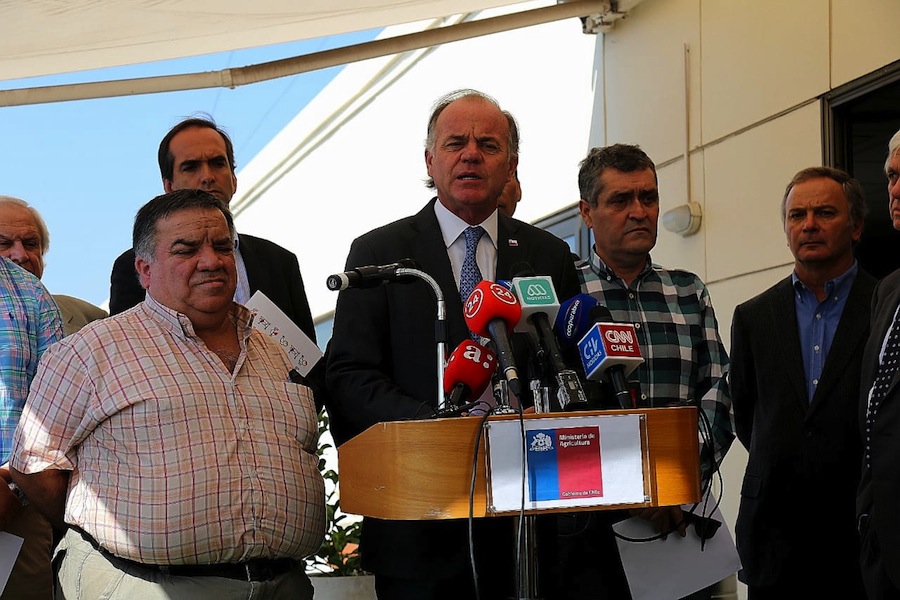 Ministro Walker frente y situación de abastecimiento frente al coronavirus: “A Chile no le faltarán alimentos”