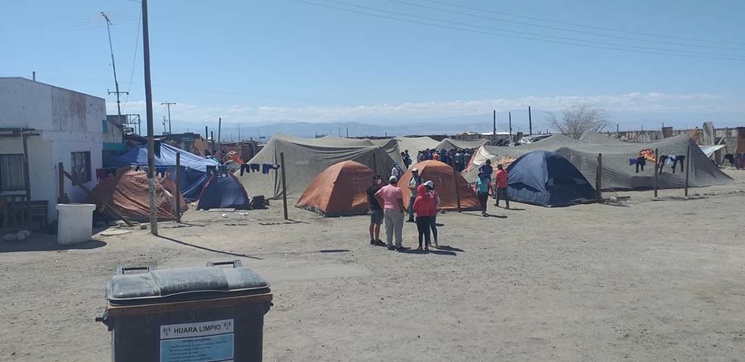 Bolivianos no pueden regresar a su país y siguen en Huara