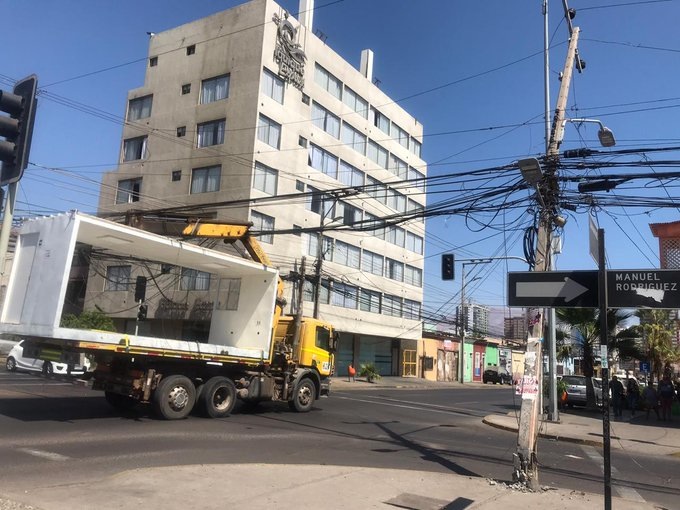 Camión arrastró cables de telecomunicaciones en Juan Martínez con Manuel Rodríguez