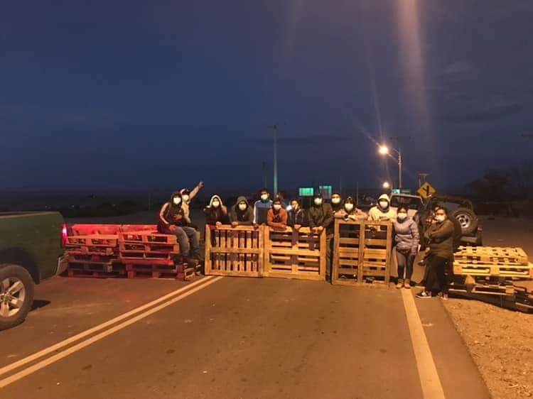 Piqueños no dejaron entrar ni salir vehículos de su pueblo