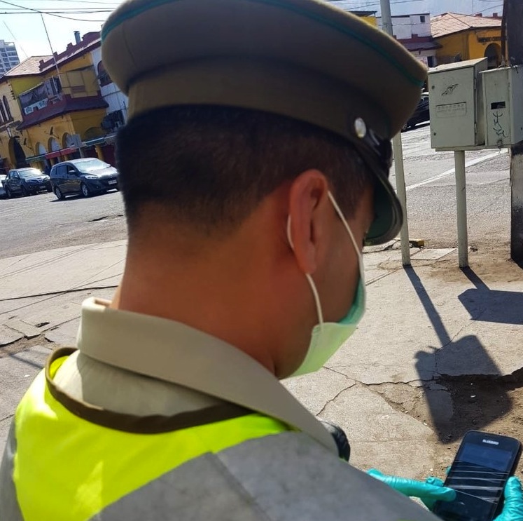 Carabineros implementa tecnología para fiscalizar personas que no cumplan con sus cuarentenas preventivas