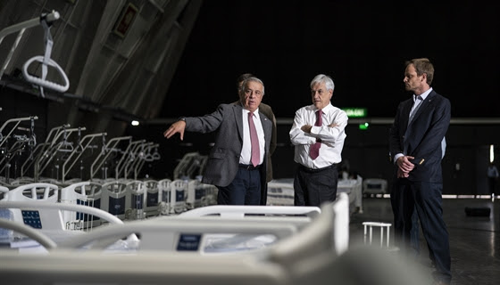 Presidente Piñera inspecciona Hospital de Emergencia habilitado en Huechuraba