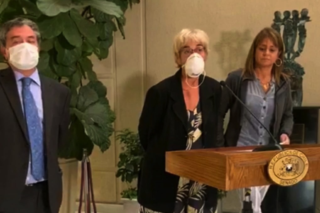 Senadores UDI solicitan al gobierno entregar un bono a los funcionarios de la salud pública