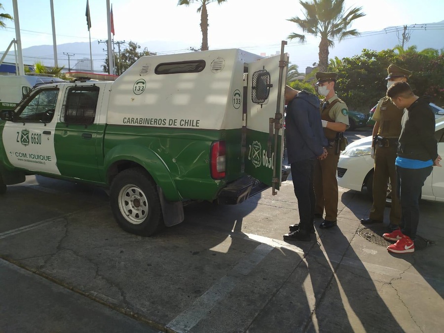 Trío de ladrones sorprendido robando en Conservador de Bienes Raíces