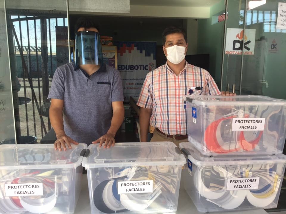 Emprendedores se unen para fabricar pantallas de protección facial