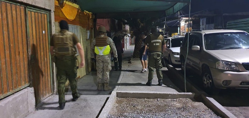 Carabineros sorprende a 32 reincidentes infringiendo el toque de queda