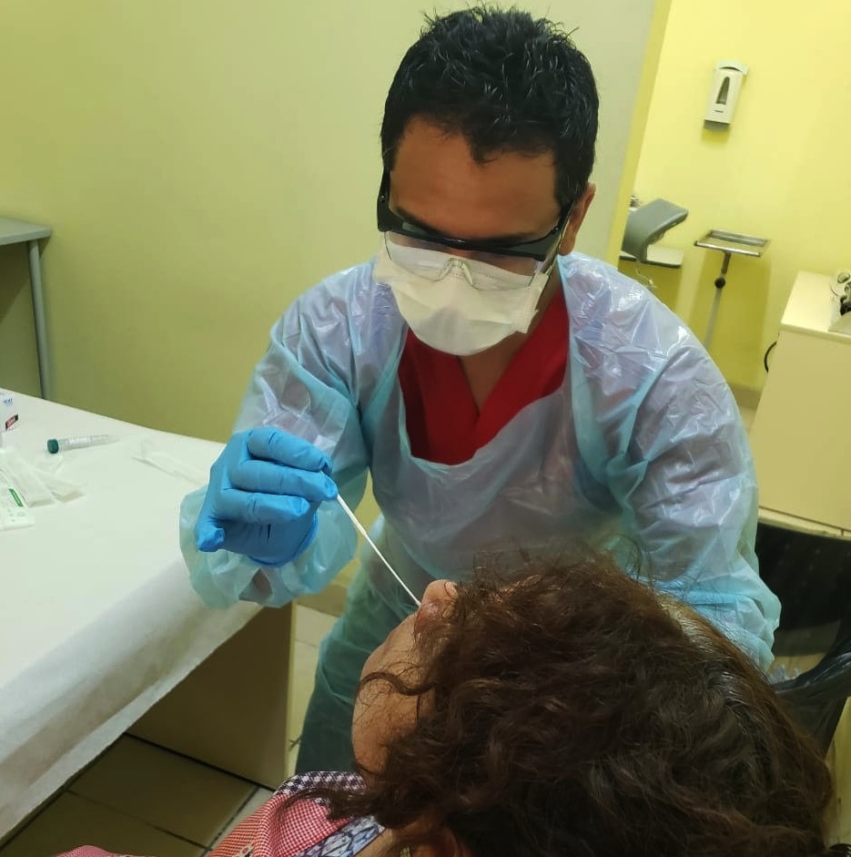 Gendarmería toma muestras a reclusas del penal de Iquique